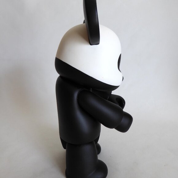 2003 Toy2r 9” QEE PANDA BEAR SKULL DESIGNER VINYL FIGURE (PRE-OWNED) - Picture 3 of 11